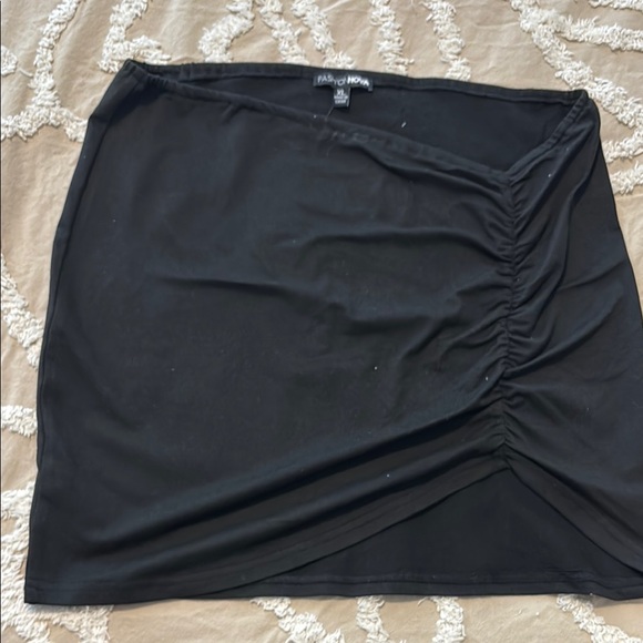 Fashion Nova Elegant Black Mini Skirt part of set never worn skirt new with tag. - Picture 1 of 3